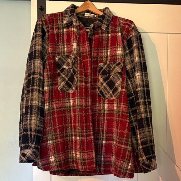 Natural Life Navy and Cranberry Cozy Fleece Lined Shacket L/XL - Picture 2 of 7